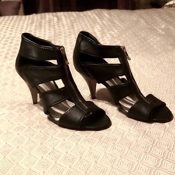 Vince Camuto Shoes - Ladies Designer Leather Shoes by Vince Camuto